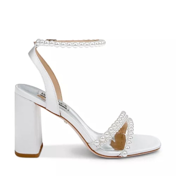 BADGLEY MISCHKA
Feisty Pearl Block Heel COLOR SOFT WHITE
$245 size 5 gently used - Picture 2 of 16